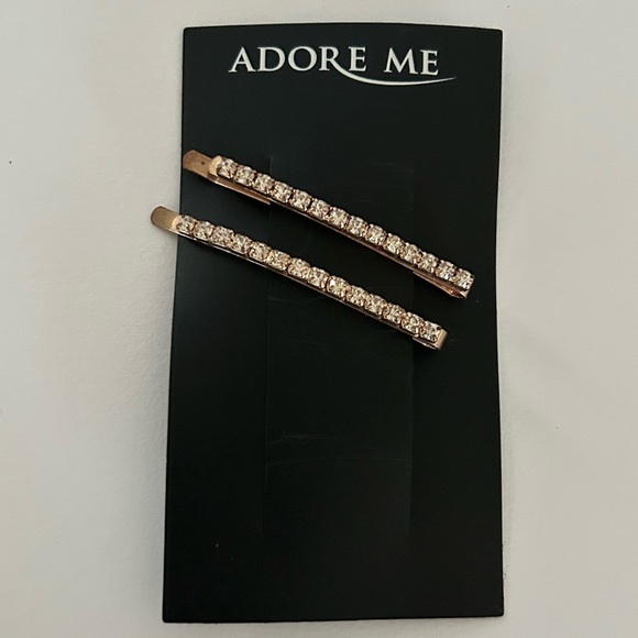 🦋 5/$25 - Adore Me Rhinestone Hair Clips - NWT - Color: Rose Gold - Picture 4 of 8